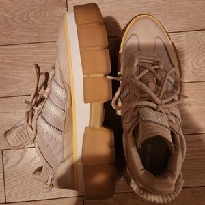 listing-status-banner